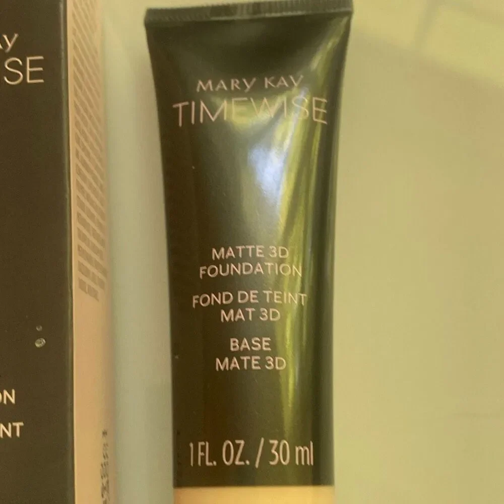 NIB MARY KAY TimeWise Matte 3D Foundation Ivory C 100 #099957 - Full size